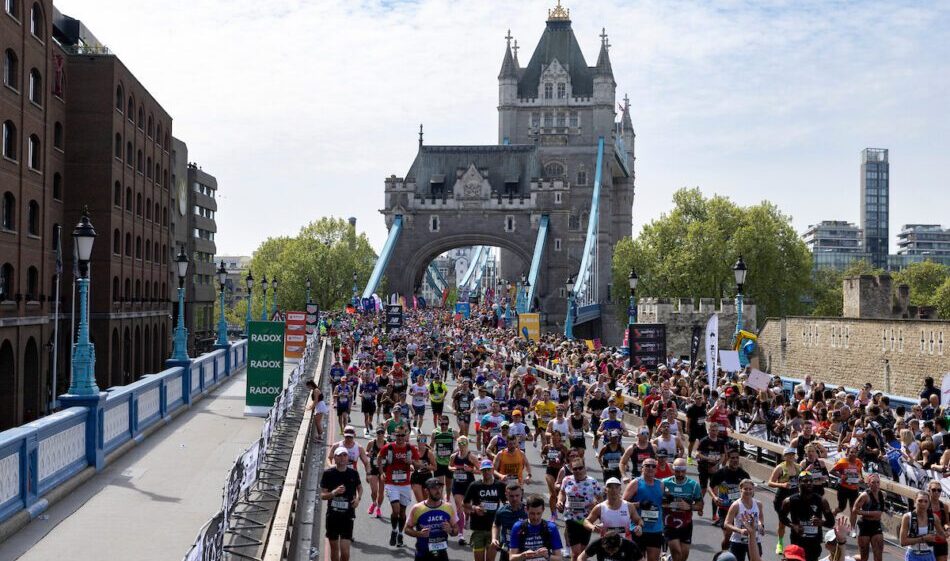Alice Braham lidera o recorde do Masters em Londres com 2:36 aos 50 anos