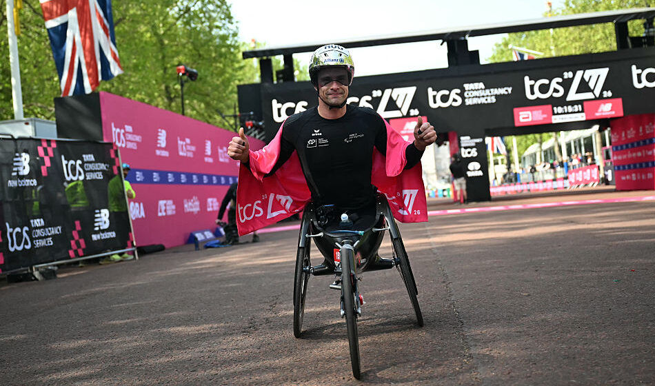 Marcel Hug iguala o número recorde de vitórias de David Weir em Londres