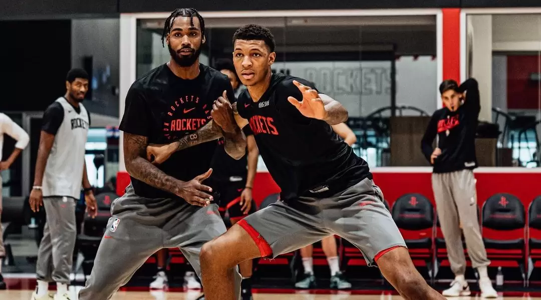 Jabari Smith Jr. sobre a agitação implacável de Tari Eason
