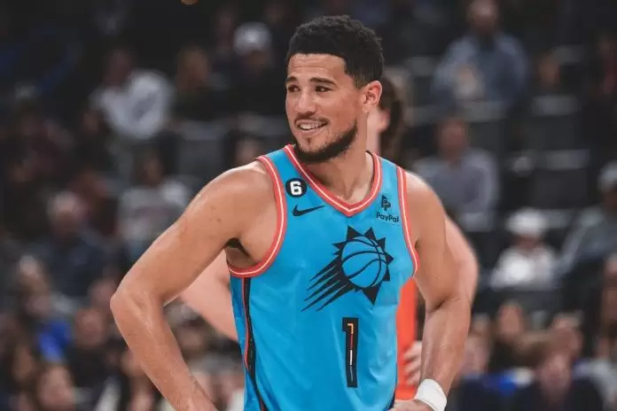 Devin Booker critica arbitragem após derrota no jogo 2