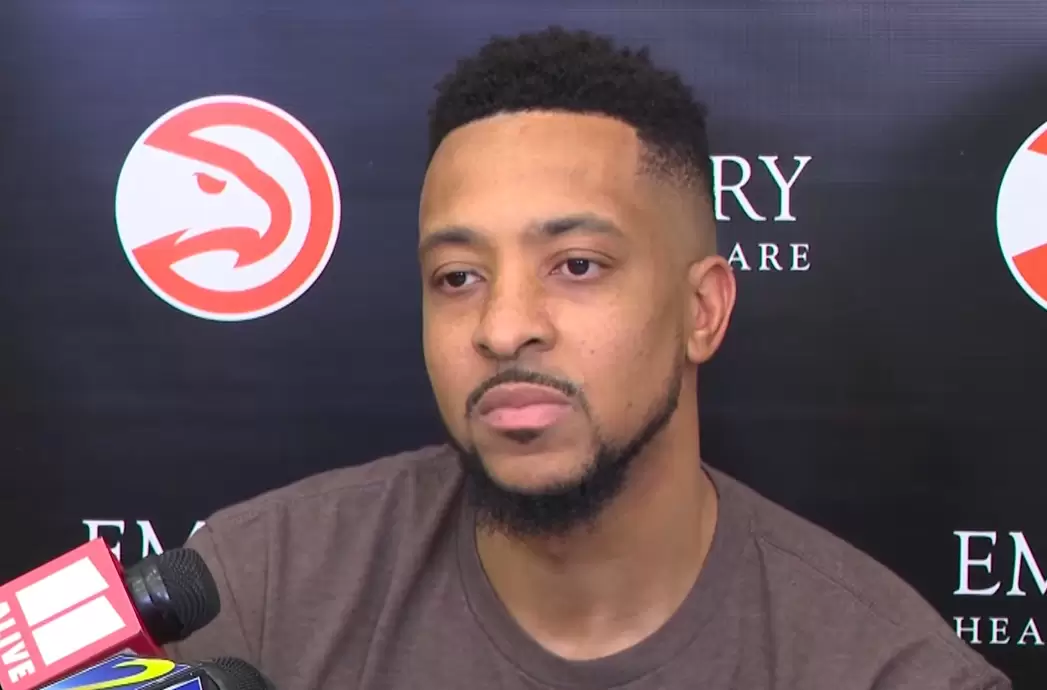 CJ McCollum destaca a mentalidade dos Hawks antes do Jogo 3