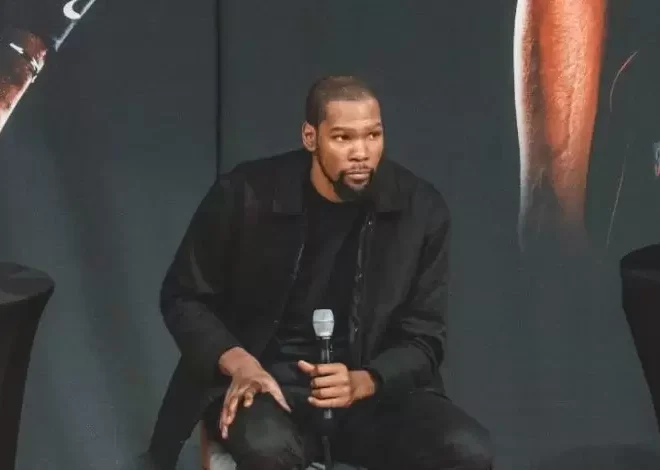 O inchaço no tornozelo de Kevin Durant limita a mobilidade