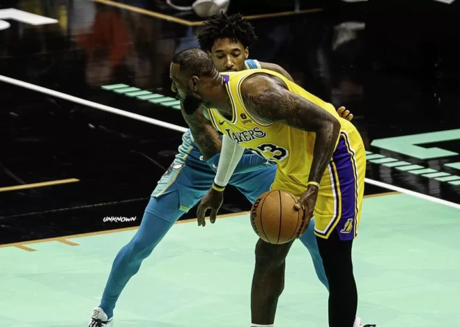 LeBron James é o mais velho a liderar uma série de playoffs em pontuação
