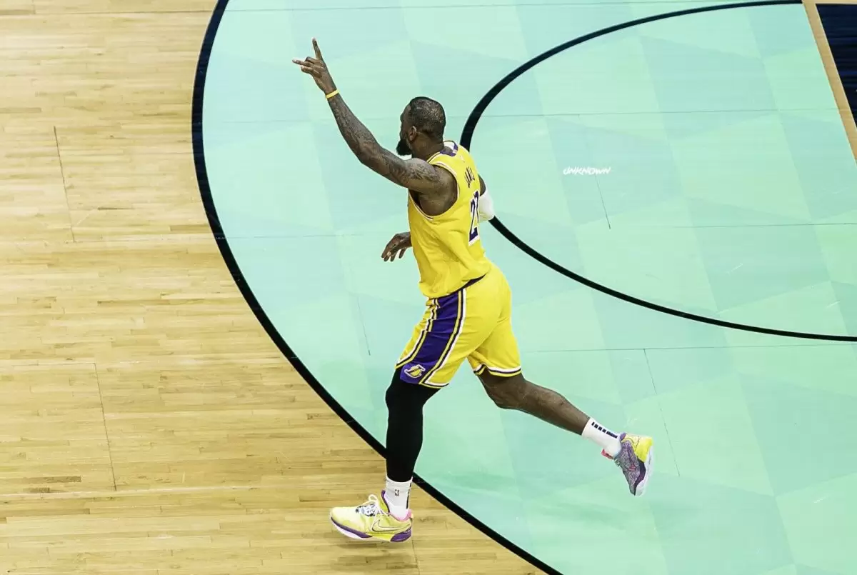 Especialista em linguagem corporal prevê futuro de LeBron James