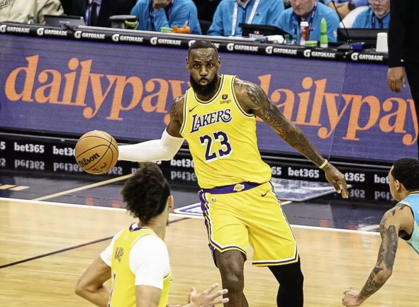 Andre Drummond esclarece reação à mudança de LeBron James para o 76ers
