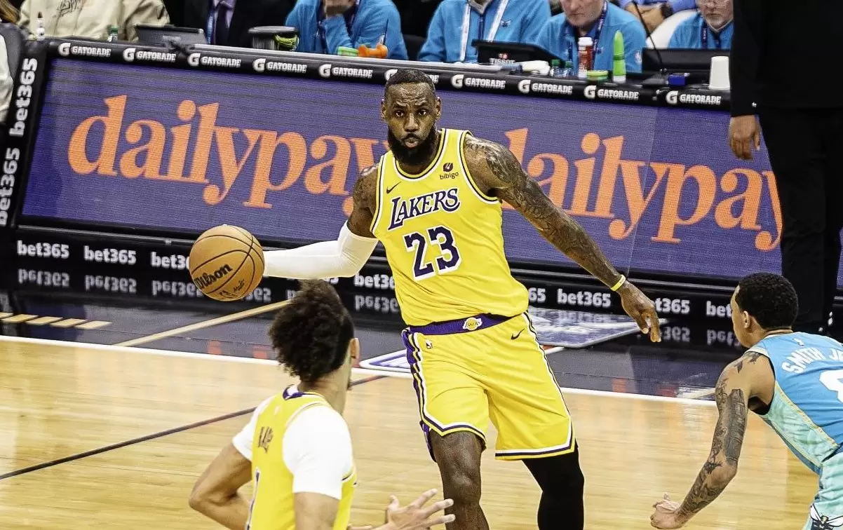 LeBron James sinaliza posição de vitória em primeiro lugar na agência gratuita