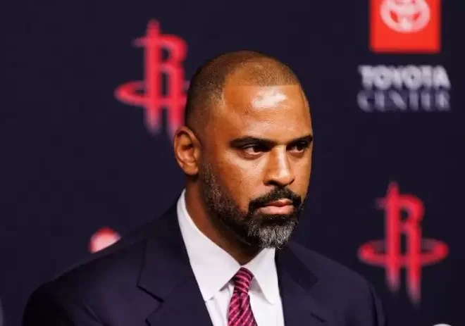 Ime Udoka, do Rockets, deve retornar