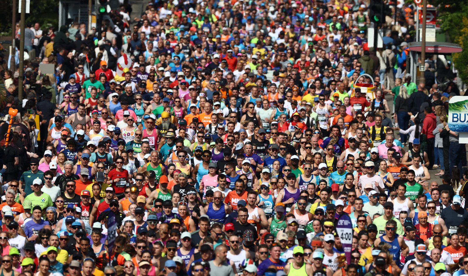 Mais de 1,3 milhão de pessoas se inscreveram para a Maratona de Londres do próximo ano