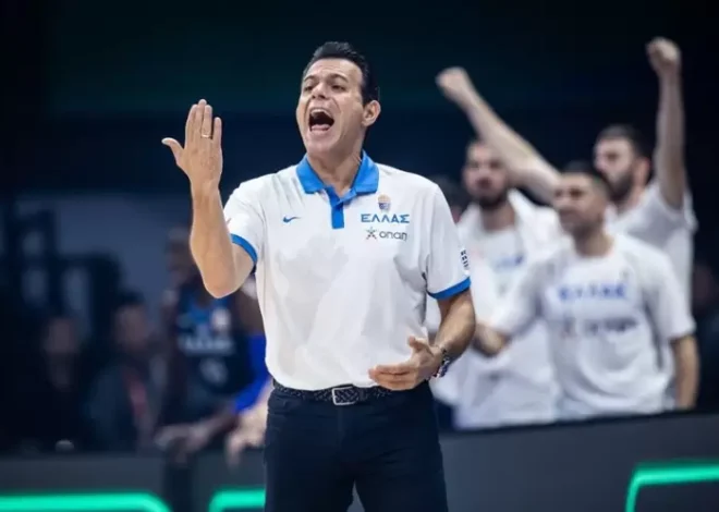 Dimitris Itoudis rebate pergunta do repórter