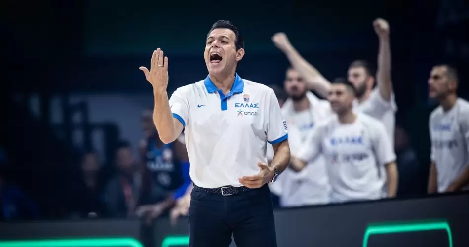 Dimitris Itoudis rebate pergunta do repórter