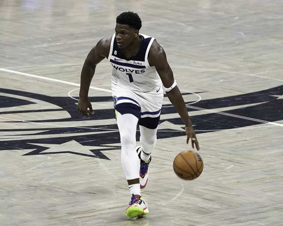 Anthony Edwards questionável para o jogo 1 contra o Spurs