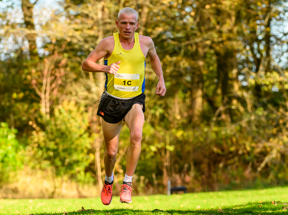Andy Butchart impressiona em Alderley Edge 10km