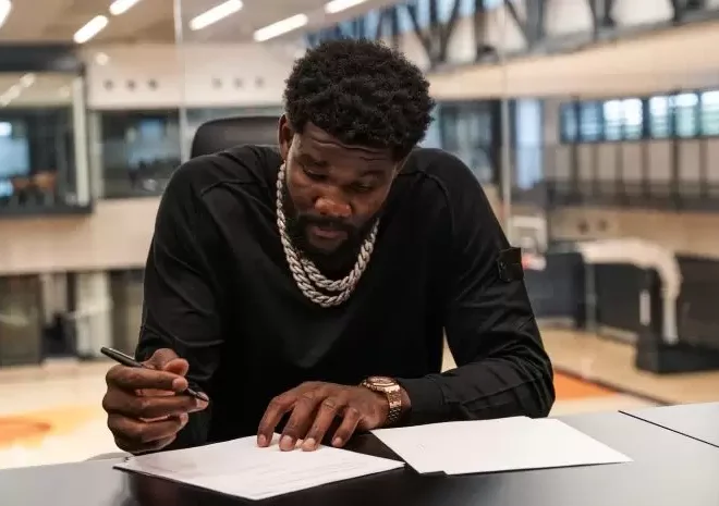 Deandre Ayton diz que aceitou desafio defensivo