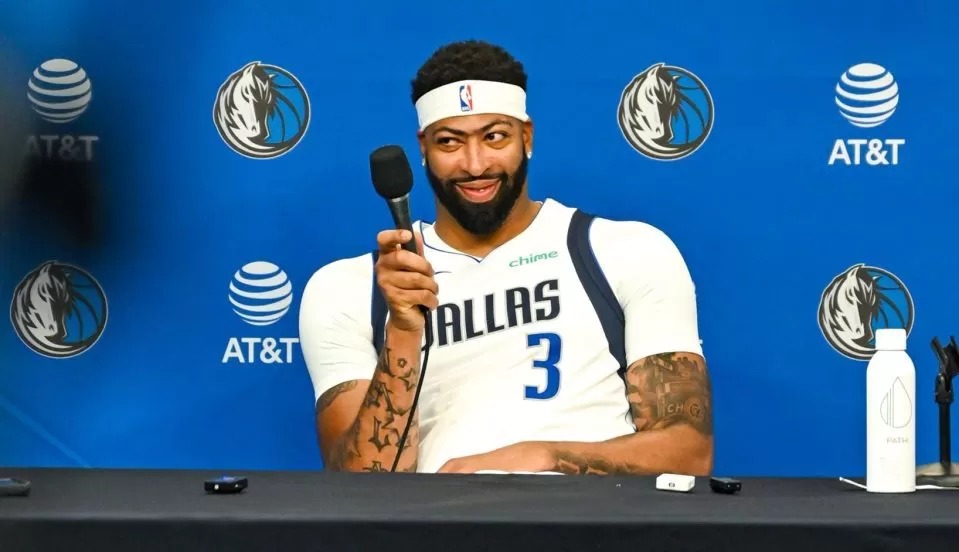 Anthony Davis pode ser negociado novamente