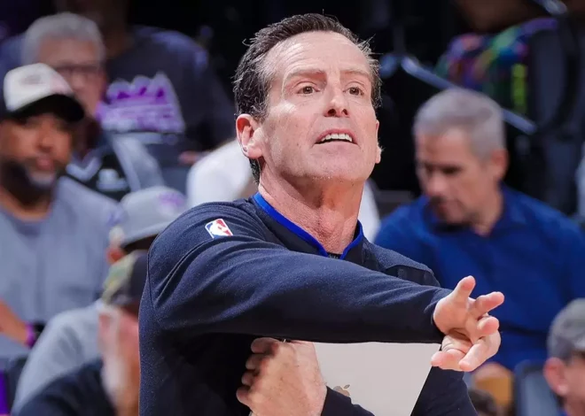 Kenny Atkinson sob pressão durante os playoffs