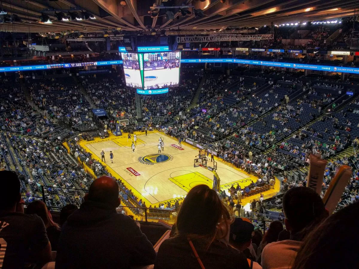 Por que os jogos T20 Cricket e NBA são perfeitos para apostas ao vivo