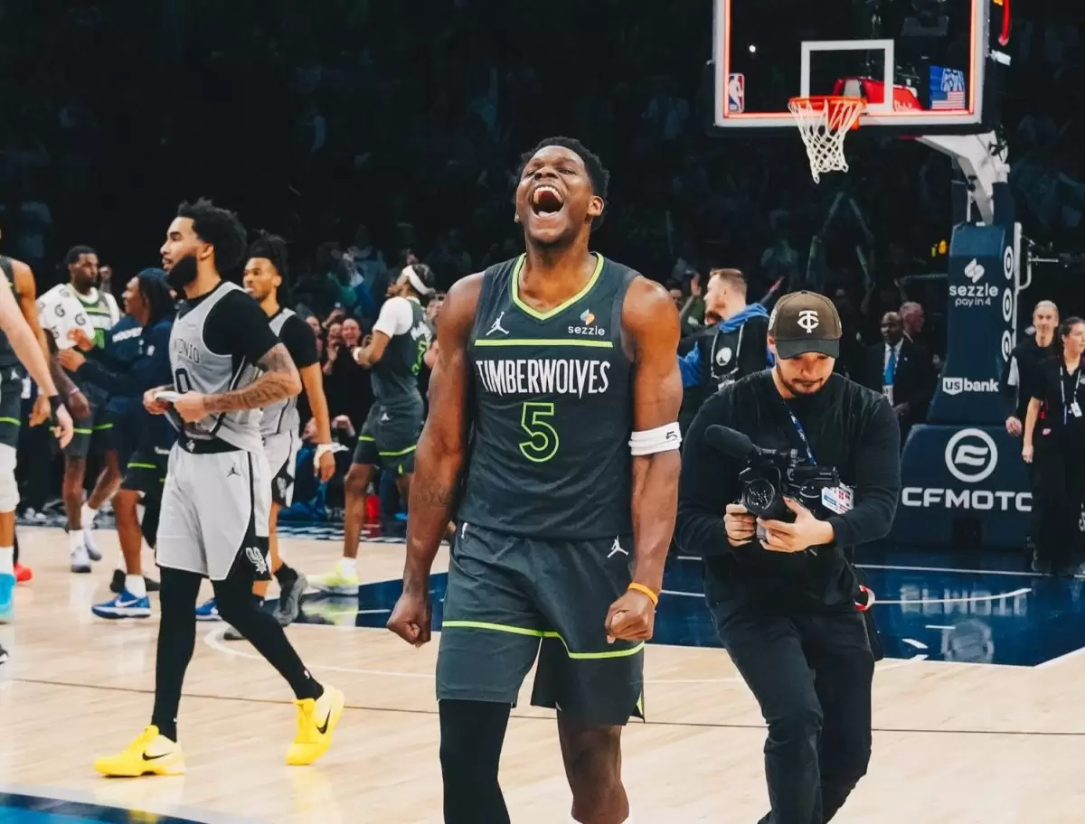 Edwards assume o comando na vitória dos Wolves sobre os Spurs por 114-109 para empatar a série