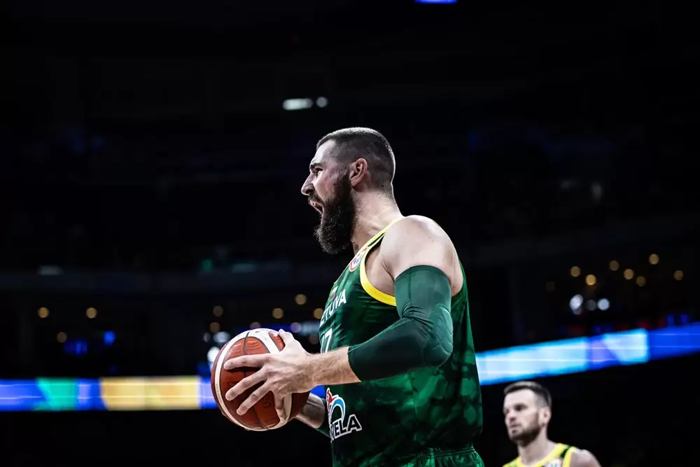 Zalgiris almejando Jonas Valanciunas com uma oferta