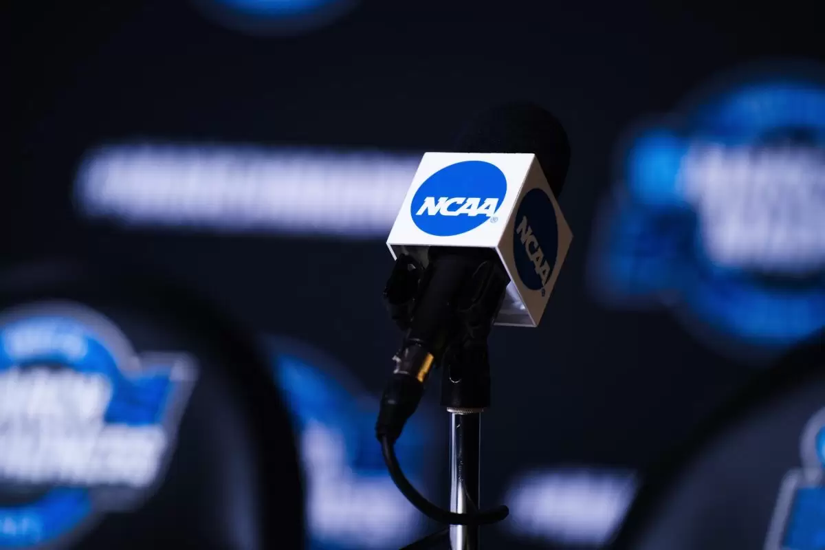 Elliot Cadeau desiste do Draft da NBA