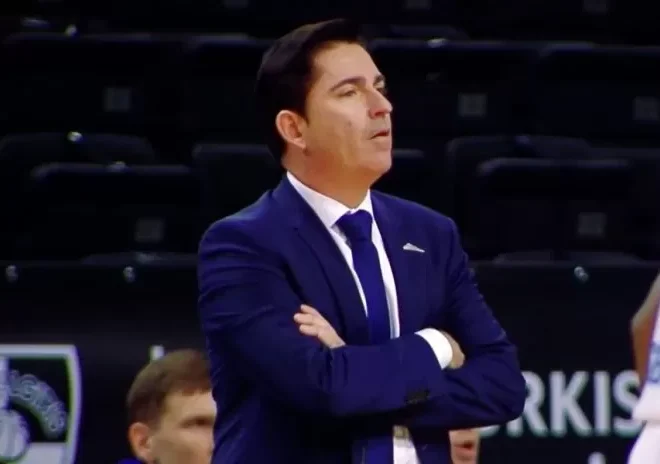 Barcelona nega rumores sobre Xavi Pascual