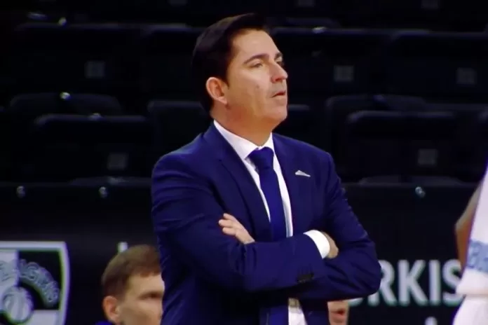 Barcelona nega rumores sobre Xavi Pascual