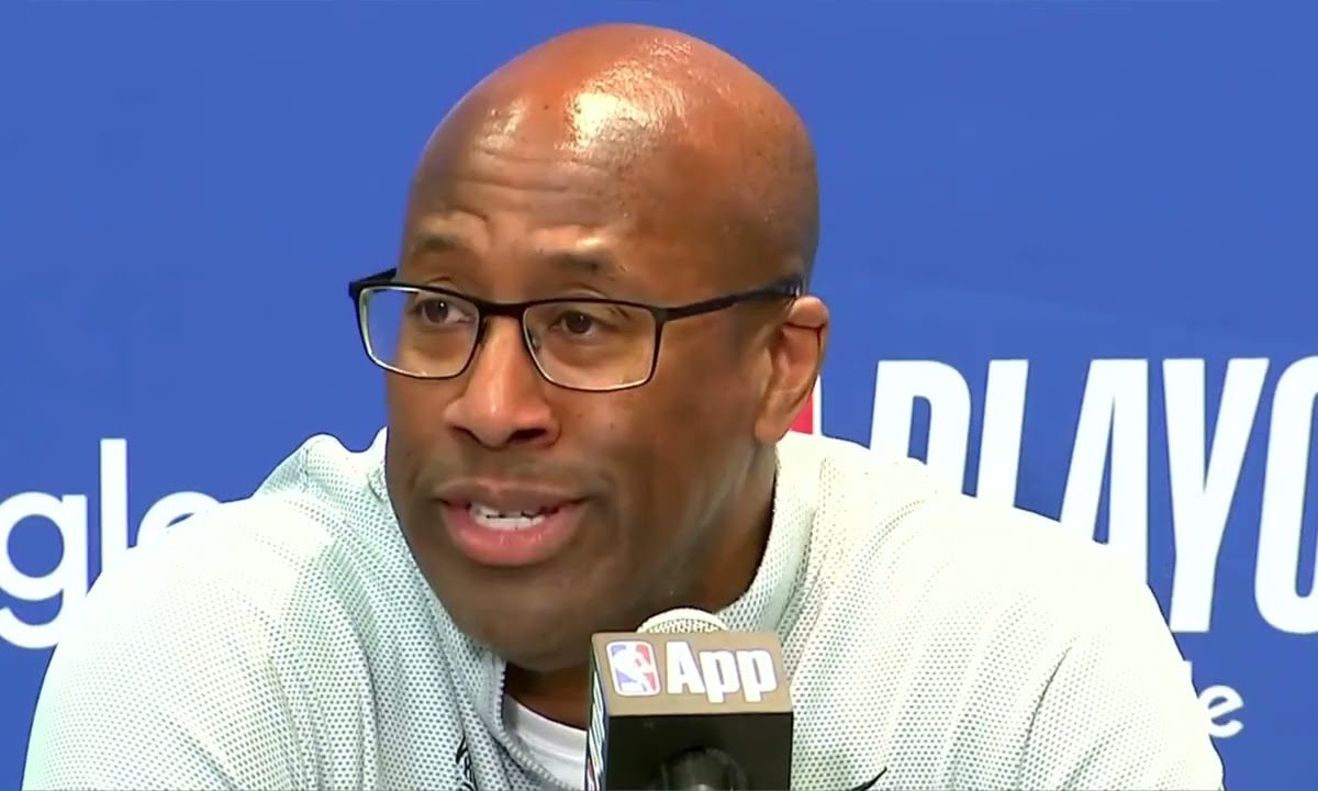 Mike Brown discute a preparação dos Knicks antes das finais da Conferência Leste