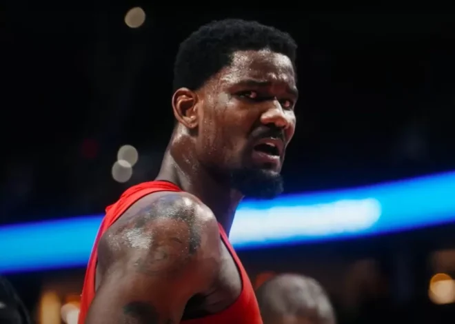Lakers pode perder Deandre Ayton após os playoffs
