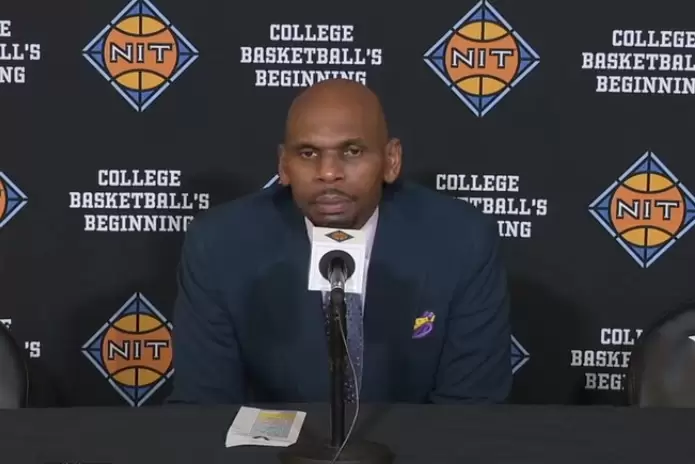 Jerry Stackhouse deixa o Warriors