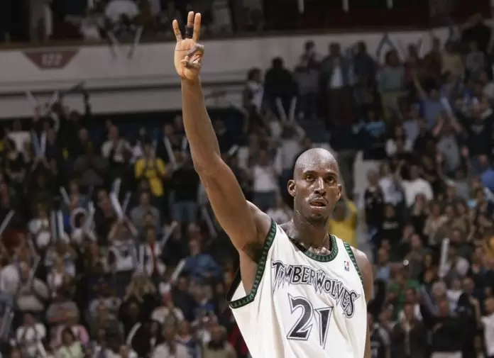 Kevin Garnett apareceu na revelação da reformulação da marca Timberwolves