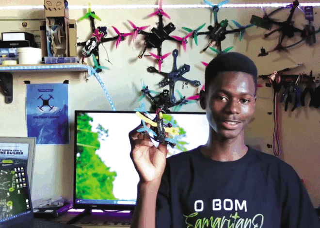 CLEITON MICHAQUE: O inovador que se envolveu com robótica aos 13 anos – Jornal Domingo