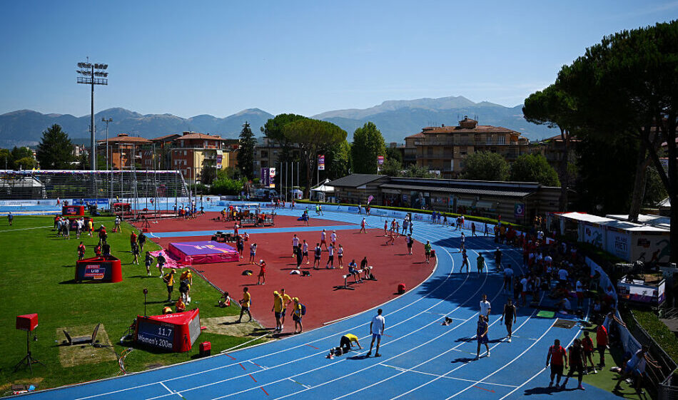 Ethan Heggarty voa para 200m CBP no Campeonato Europeu Sub-18 em Rieti