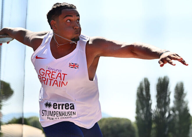 Hearn-Smith ouro nos 200m enquanto Stumpenhusen bate o recorde de disco do Reino Unido no Campeonato Europeu Sub-18